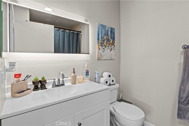 REMODELED TOP-LEVEL CORNER END UNIT WITH MOUNTAIN VIEWS FROM THE - photo 16