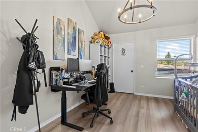 REMODELED TOP-LEVEL CORNER END UNIT WITH MOUNTAIN VIEWS FROM THE - photo 17