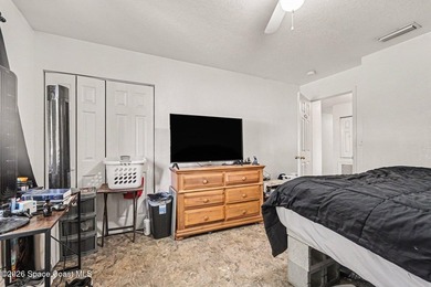 Concrete block 3-bedroom, 2-bathroom home with a split-bedroom - photo 18