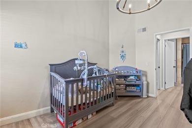 REMODELED TOP-LEVEL CORNER END UNIT WITH MOUNTAIN VIEWS FROM THE - photo 19