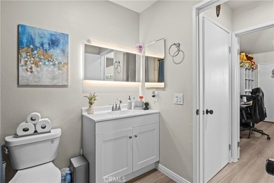 REMODELED TOP-LEVEL CORNER END UNIT WITH MOUNTAIN VIEWS FROM THE - photo 21