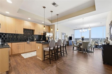 Live the life of Luxury @ Center Pointe! Concierge, 24/7 - photo 2