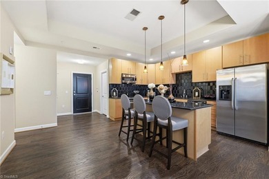 Live the life of Luxury @ Center Pointe! Concierge, 24/7 - photo 3