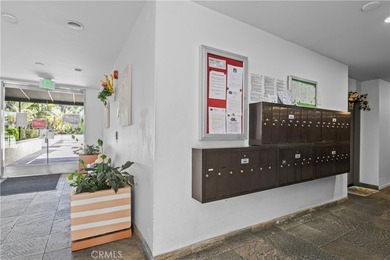 REMODELED TOP-LEVEL CORNER END UNIT WITH MOUNTAIN VIEWS FROM THE - photo 24