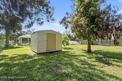 Concrete block 3-bedroom, 2-bathroom home with a split-bedroom - photo 26