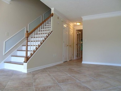 Renovated Condo in Riverway at Aichele Terrace!Welcome to 1910 - photo 3