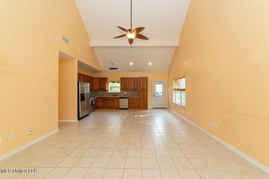 Close to the Beach! Home offers 2b/2b with an open living/dining - photo 5