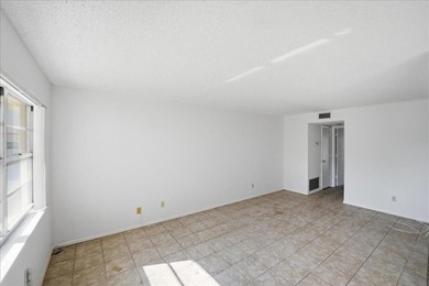 Ground-floor 1BD/1.5BATH condo in Vista St. Lucie-handyman - photo 4
