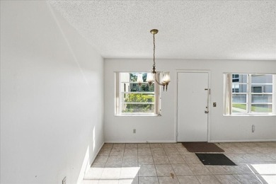 Ground-floor 1BD/1.5BATH condo in Vista St. Lucie-handyman - photo 9