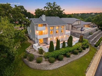 Luxury Golf Course Estate in Gated Pointe Royale w/ Private Pool - photo 7