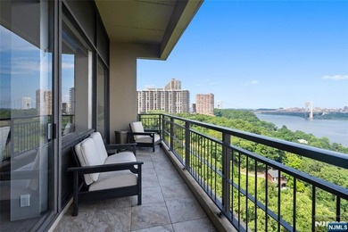 ? SPECTACULAR NYC & RIVER VIEWS! ? Welcome to luxury high-rise - photo 1