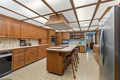 Rarely does a property combine custom English Tudor character - photo 7