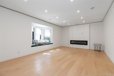 Stunning Modern 2025 Home Set On A Peaceful, Level Property In - photo 7