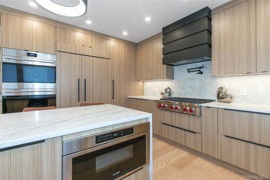 Stunning Modern 2025 Home Set On A Peaceful, Level Property In - photo 9