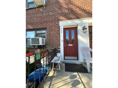 Rare For Sale A True Three Bedroom Upper Level Clearview Unit - photo 1