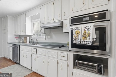 Just Minutes from Lake Sinclair - Space, Comfort & Updates - photo 15