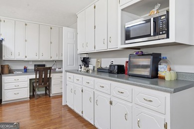 Just Minutes from Lake Sinclair - Space, Comfort & Updates - photo 16