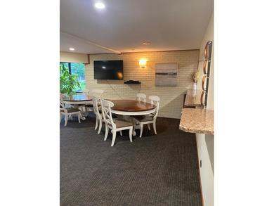 New carpet- fresh paint! Great views from this 3rd floor unit! - photo 16