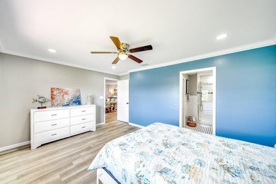 GORGEOUS 2 BEDROOM, 2 BATH VILLA WITH SPECTACULAR - photo 18