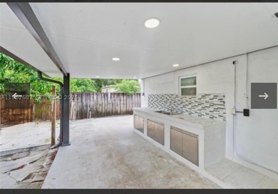 Centrally located 3/1 spacious home. This home features impacy - photo 19