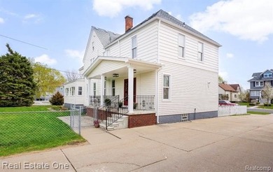 A timeless home in a beloved neighborhood, thoughtfully - photo 6