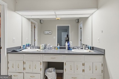 Just Minutes from Lake Sinclair - Space, Comfort & Updates - photo 27