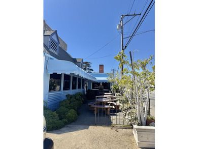 Own a piece of carpinteria history! Exceptional mixed-use - photo 3