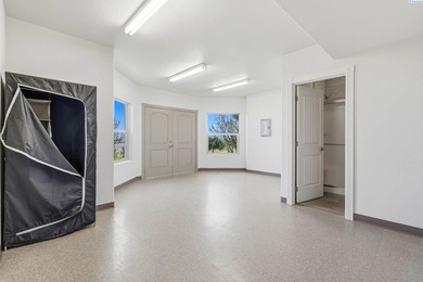 This extraordinary south Richland estate offers rare privacy and - photo 43