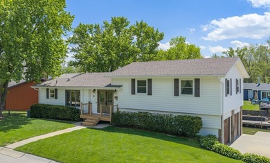 Welcome to the perfect blend of comfort and recreation in this - photo 2