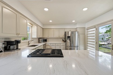 Welcome to the perfect blend of comfort and recreation in this - photo 8