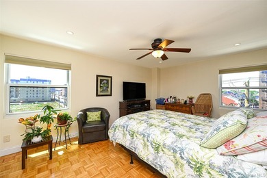 Magnificent Large Corner Apartment in Luxury Building along Long - photo 5