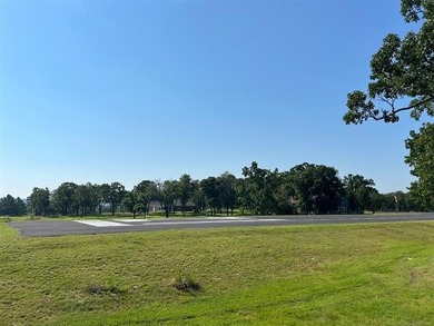 Perched in an exclusive gated community, this exceptional vacant - photo 8