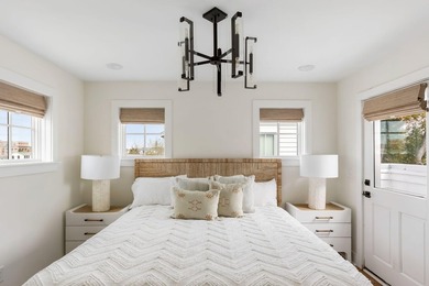 Welcome to 18 Iron Forge Alley, a beautifully designed luxury - photo 17