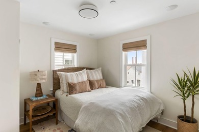 Welcome to 18 Iron Forge Alley, a beautifully designed luxury - photo 23