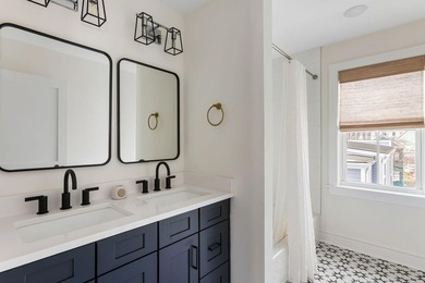 Welcome to 18 Iron Forge Alley, a beautifully designed luxury - photo 24