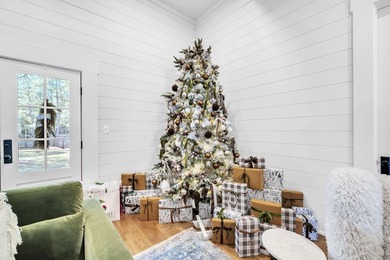 OMG! Nothing like this on the market. Cutest farmhouse this side - photo 29