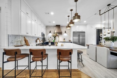 OMG! Nothing like this on the market. Cutest farmhouse this side - photo 31