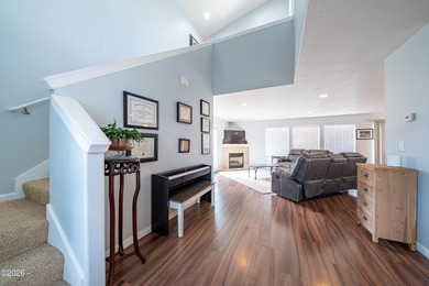 Stunning beach home with 3 gorgeous levels featuring a full bed - photo 9