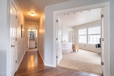 Stunning beach home with 3 gorgeous levels featuring a full bed - photo 10