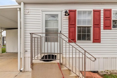 Welcome to this furnished, move-in ready 2-bedroom, 2-bath - photo 6