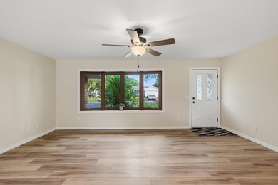 Experience Lake Wisconsin living in this beautifully remodeled 3 - photo 7