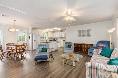 Welcome to this furnished, move-in ready 2-bedroom, 2-bath - photo 8