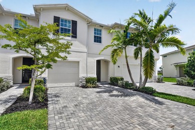 Modern Lakeside Living in Lake Worth | Gated Community 6933 - photo 2