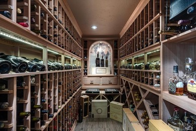Experience luxurious Napa Valley living in this completely - photo 5