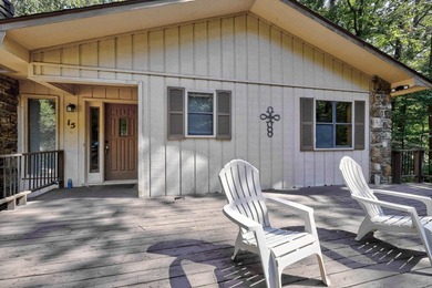 Meticulously updated and mechanically sound home in a private - photo 8