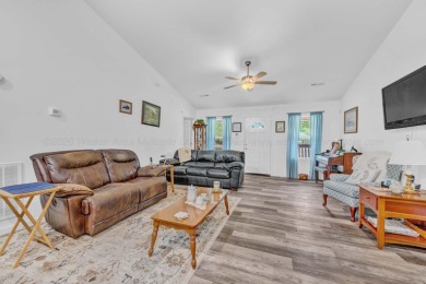 Like New 3BR 2Bath open for plan large closets and spacious - photo 4