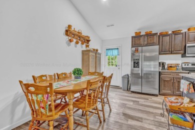 Like New 3BR 2Bath open for plan large closets and spacious - photo 10