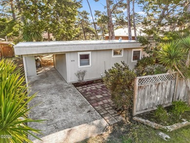 Charming, light-filled 2-bedroom, 1-bath beach cottage-just two - photo 1