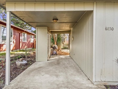 Charming, light-filled 2-bedroom, 1-bath beach cottage-just two - photo 5
