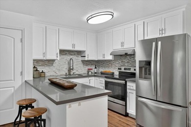 Beautifully refreshed and move-in ready Santa Cruz condo near - photo 11
